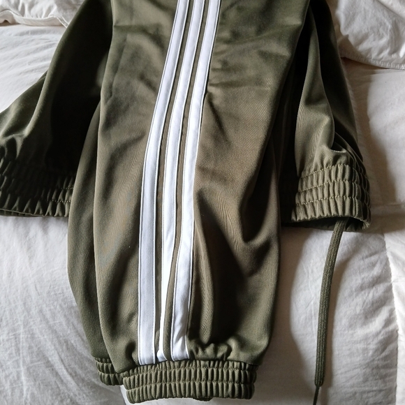 Adidas Ladies Olive Green Track Suit with White Accents New Without Tags - Picture 4 of 4
